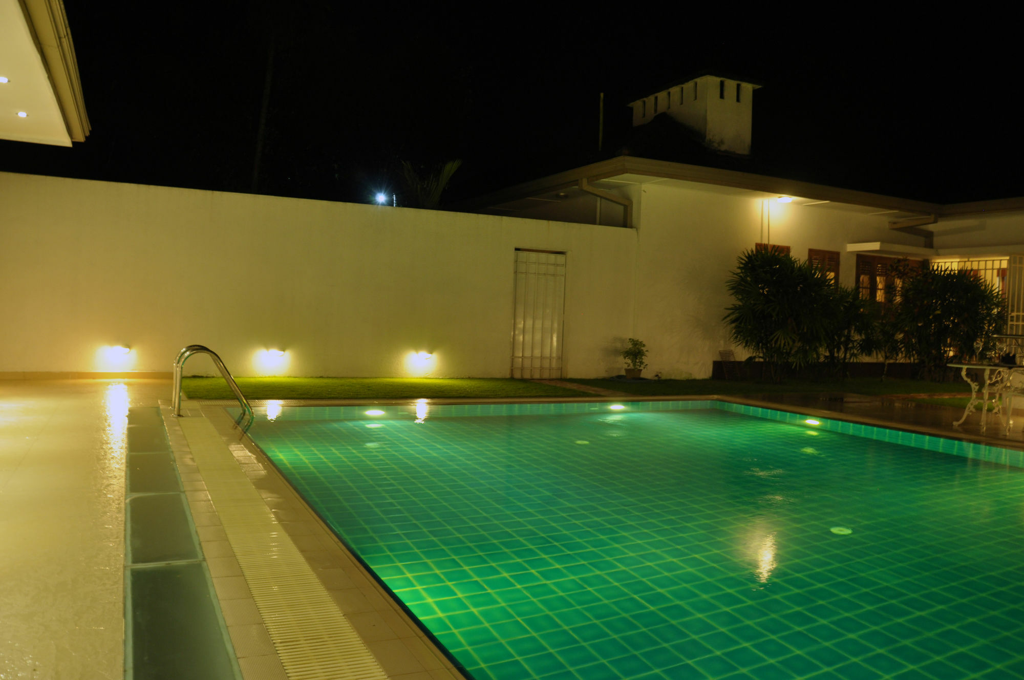 Serene Villa Ratnapura Eksteriør billede