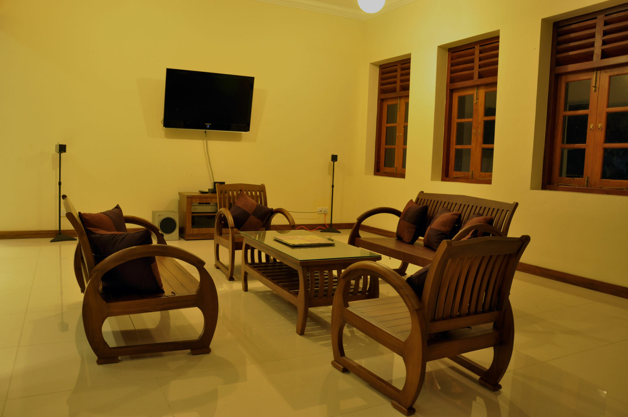 Serene Villa Ratnapura Eksteriør billede