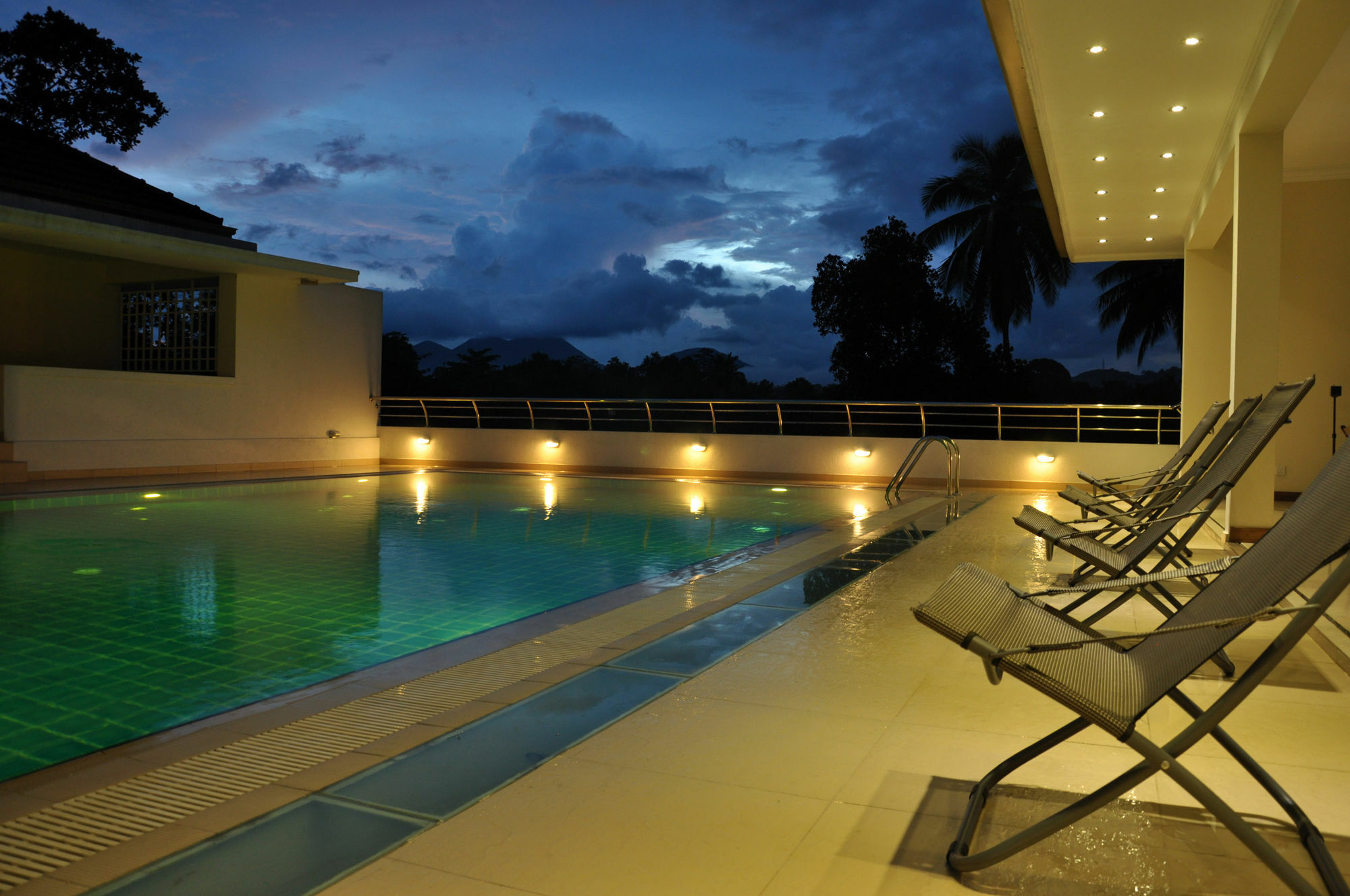 Serene Villa Ratnapura Eksteriør billede